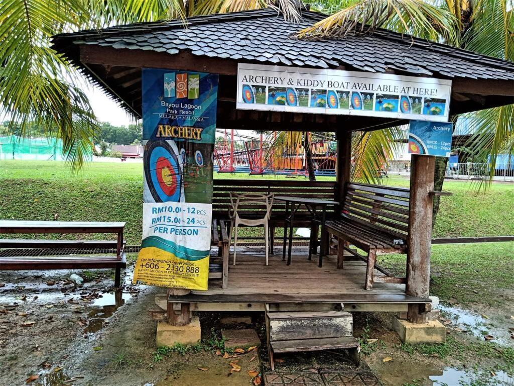 Melaka Top Largest Waterpark Resort - By Youbnb Homestay Melaka Esterno foto