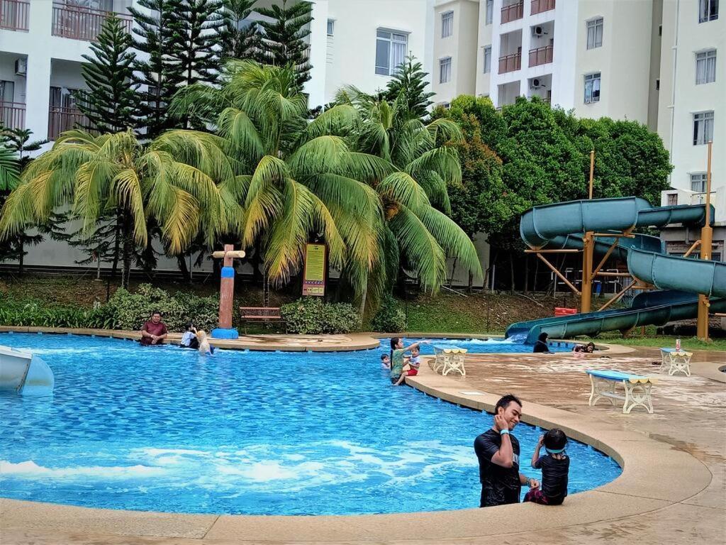 Melaka Top Largest Waterpark Resort - By Youbnb Homestay Melaka Esterno foto