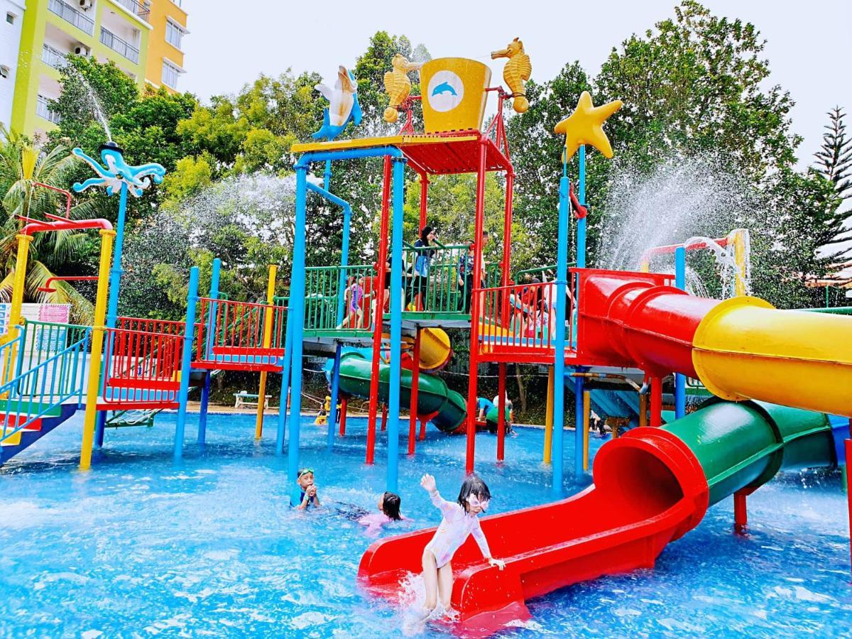 Melaka Top Largest Waterpark Resort - By Youbnb Homestay Melaka Esterno foto