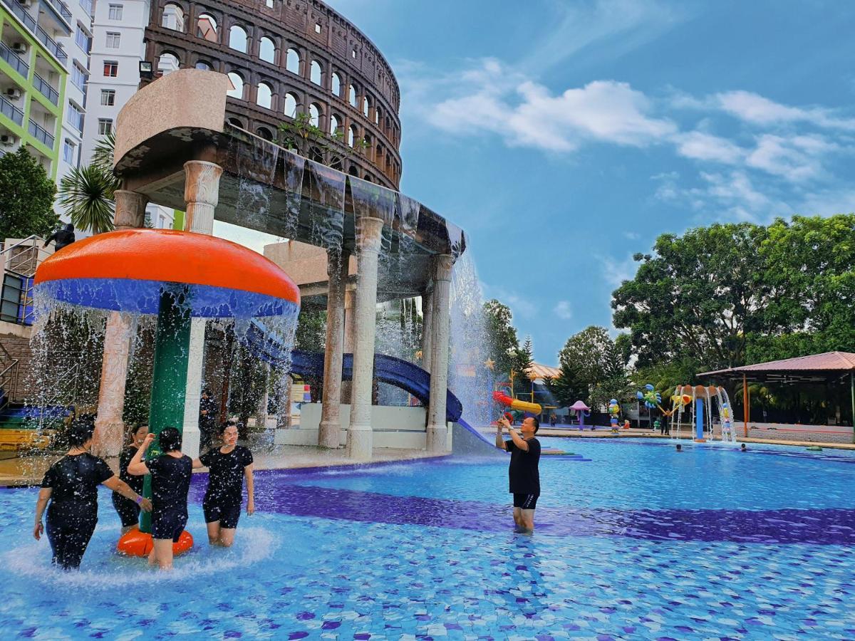 Melaka Top Largest Waterpark Resort - By Youbnb Homestay Melaka Esterno foto